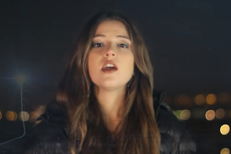 Σύγκρουση τρένων στα Τέμπη: Θρήνος στην κηδεία της 20χρονης Φραντζέσκας με την «αγγελική» φωνή