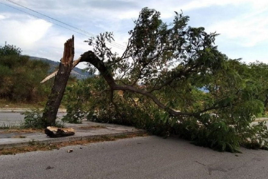 Προβλήματα από την κακοκαιρία και στη Λέσβο