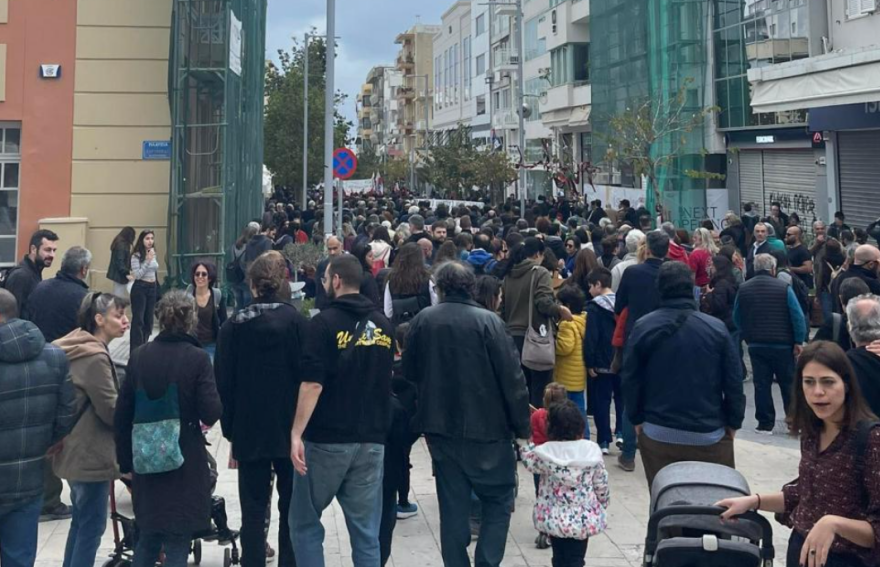 Πανελλαδικές συγκεντρώσεις για τα Τέμπη: 15.000 άτομα διαδήλωσαν στο Σύνταγμα για τα Τέμπη