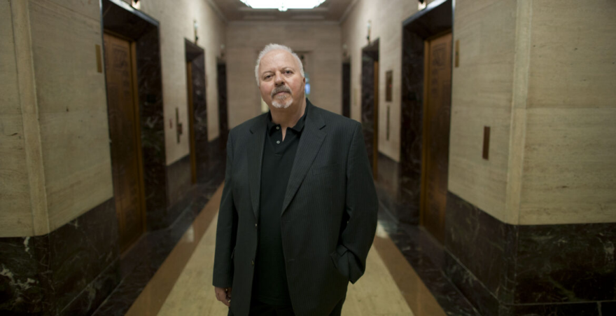 Στιβ Αποστολόπουλος: Ο Έλληνας κροίσος που θέλει ν' αγοράσει τους Χόρνετς του Τζόρνταν