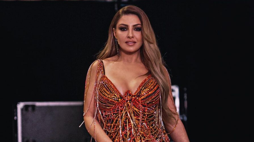 Έλενα Παπαρίζου: Είμαστε στο 2024, τέλος, απαντά στα σχόλια για το σώμα της 