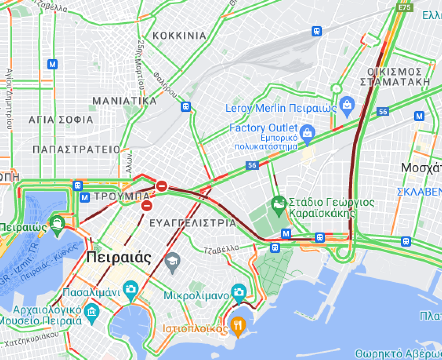 Κίνηση στους δρόμους: Μετά την παρέλαση, για βόλτα στην παραλία - Στο «κόκκινο» Πειραιάς και Ποσειδώνος