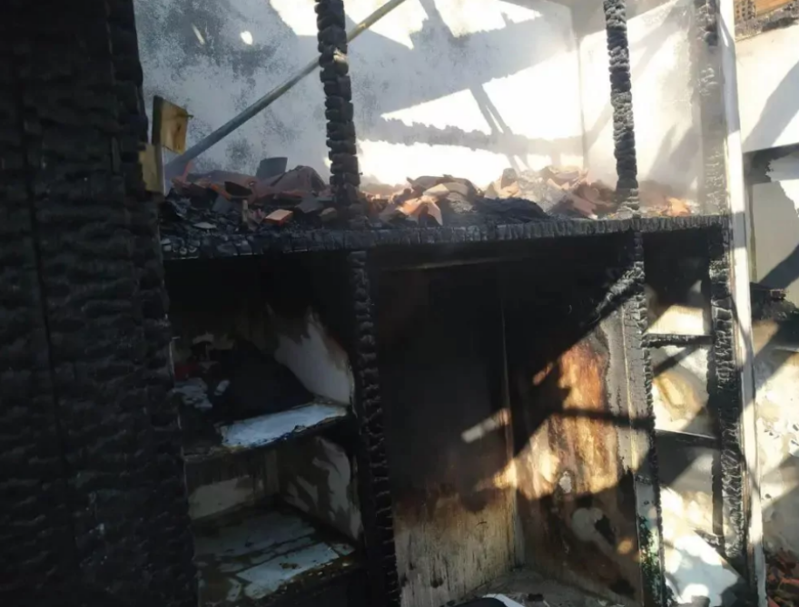 Φωτιά στο σπίτι του βουλευτή Αχαΐας του ΣΥΡΙΖΑ Κώστα Μάρκου - Δείτε φωτογραφίες 