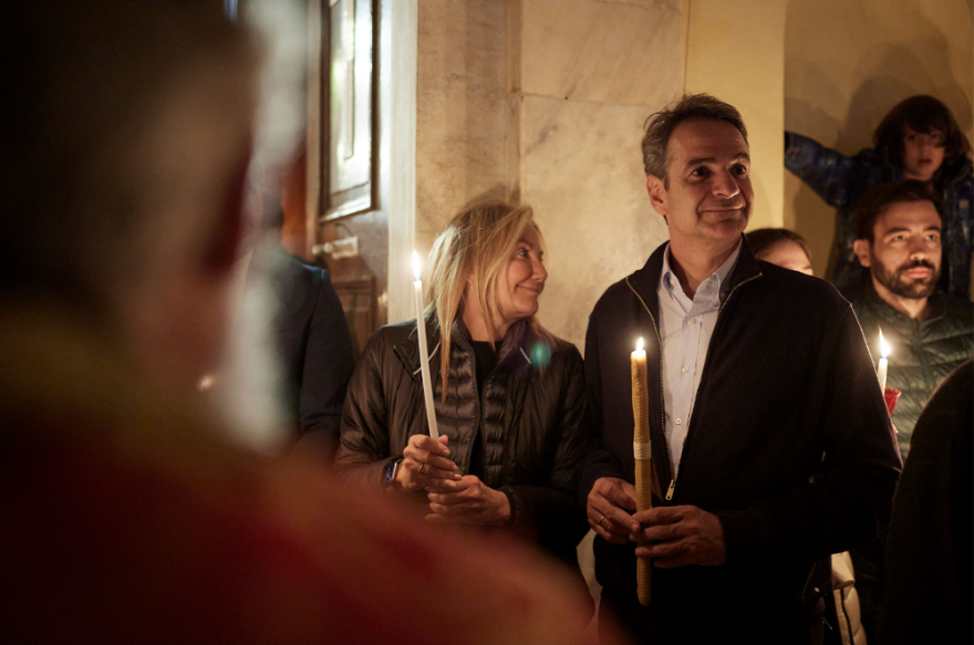 Κυριάκος Μητσοτάκης: Ήρθε η ώρα να ασχοληθούμε με το αρνί και το κοκορέτσι, χρόνια πολλά (βίντεο)