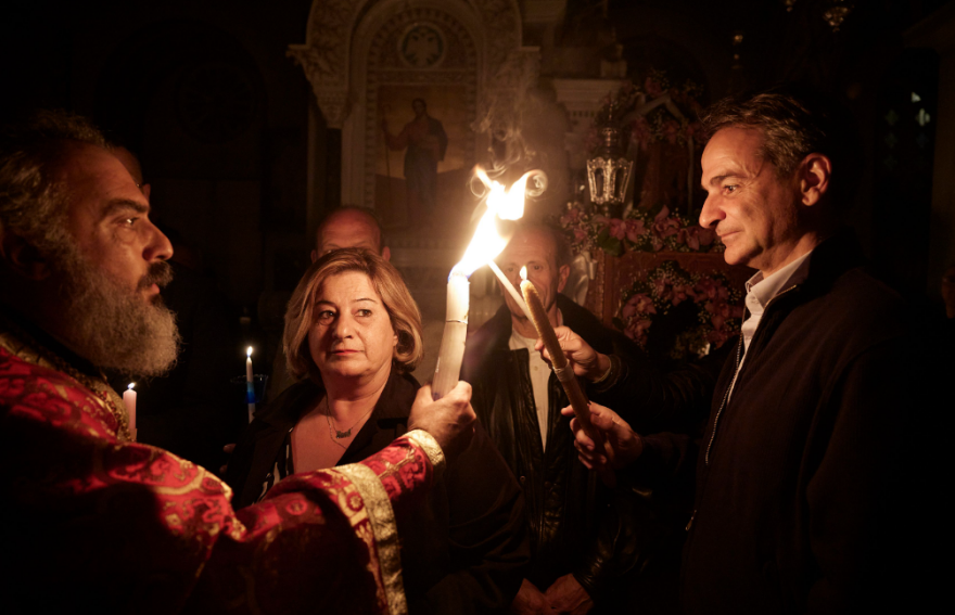 Κυριάκος Μητσοτάκης: Ήρθε η ώρα να ασχοληθούμε με το αρνί και το κοκορέτσι, χρόνια πολλά (βίντεο)