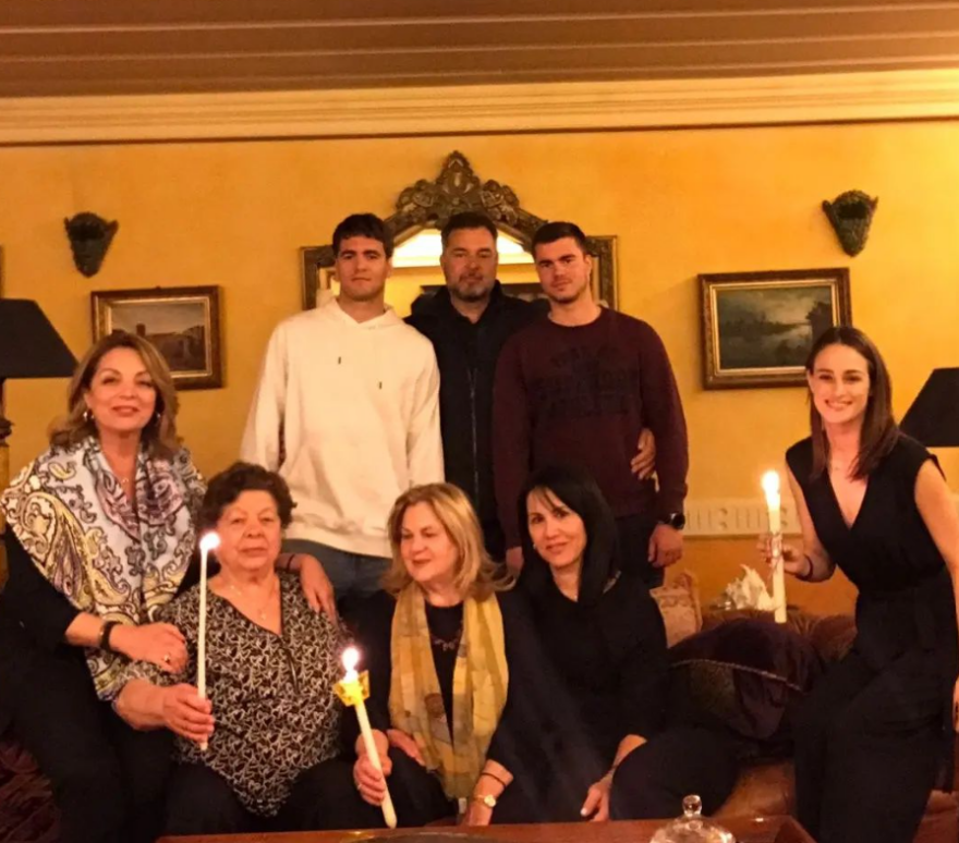 Άντζελα Γκερέκου: Στην Κέρκυρα για το Πάσχα η ηθοποιός