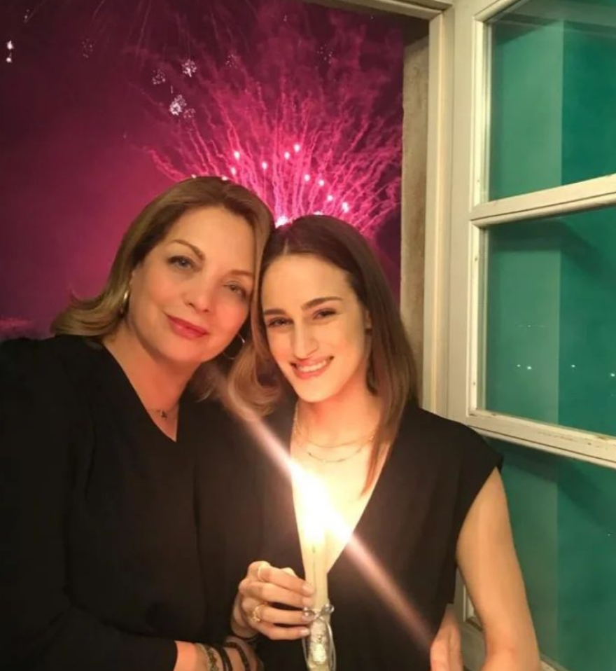 Άντζελα Γκερέκου: Στην Κέρκυρα για το Πάσχα η ηθοποιός