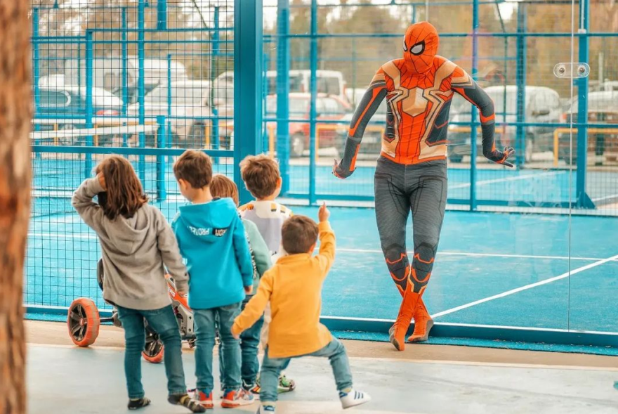 Τζένη Θεωνά - Δήμος Αναστασιάδης: Οι φωτογραφίες από το πάρτι γενεθλίων του γιου τους