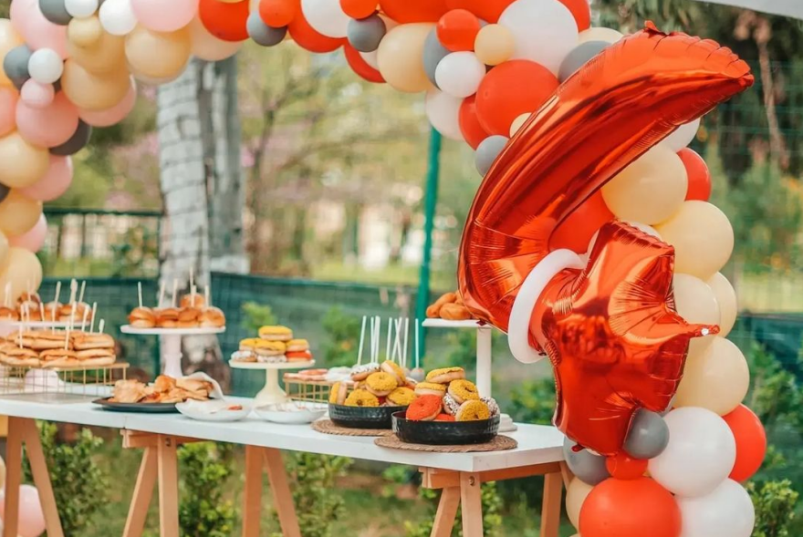 Τζένη Θεωνά - Δήμος Αναστασιάδης: Οι φωτογραφίες από το πάρτι γενεθλίων του γιου τους