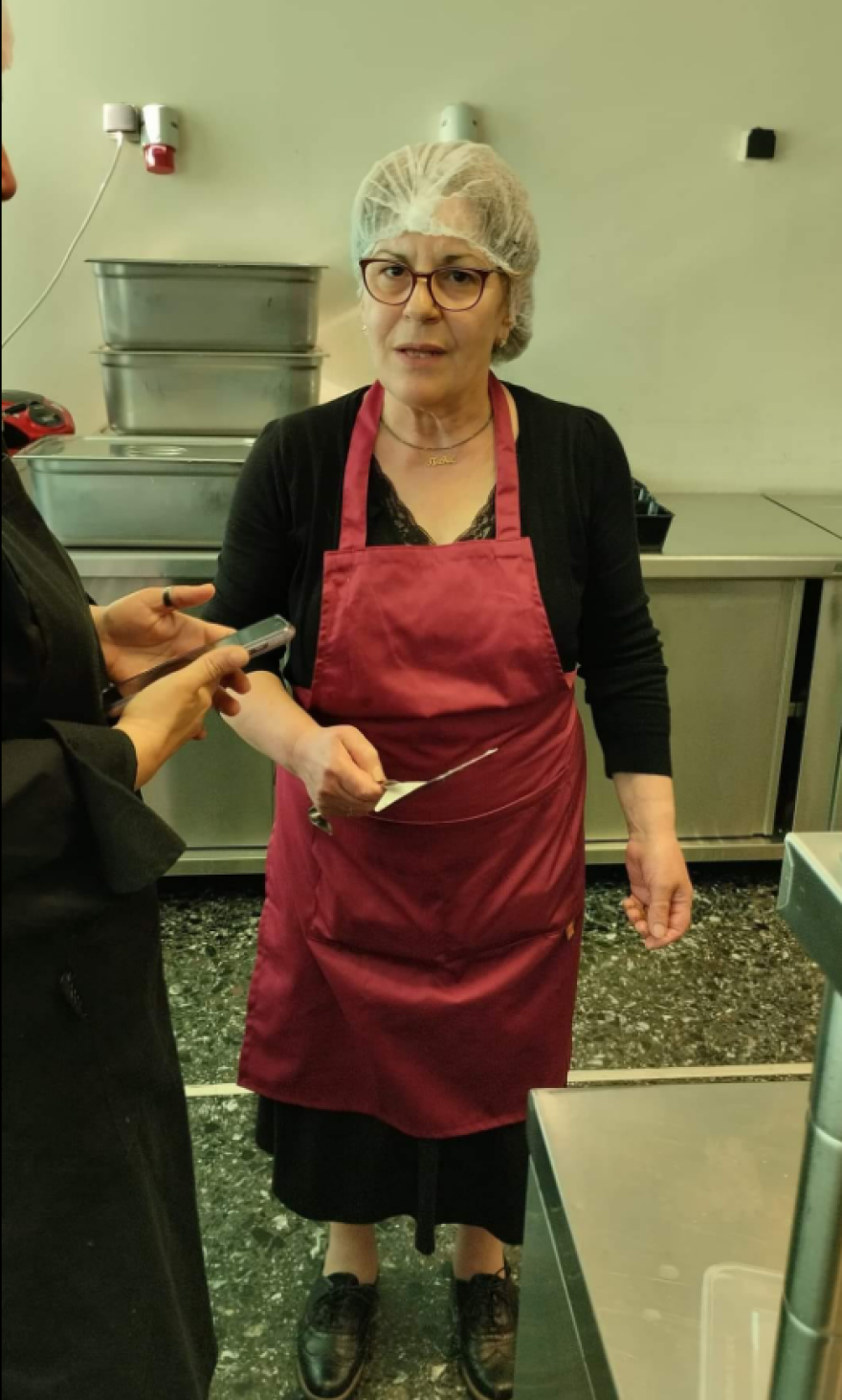 Μάγδα Φύσσα: Επέστρεψε στη δουλειά - Τραπεζοκόμος στις Κοινωνικές Υπηρεσίες του Δήμου Κερατσινίου