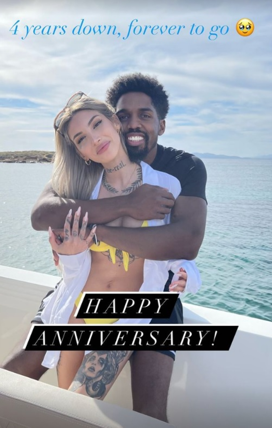 Μπέριλ ΜακΚίσικ: Με καυτό μπικίνι γιόρτασε την επέτειό της με τον μπασκετμπολίστα του Ολυμπιακού 