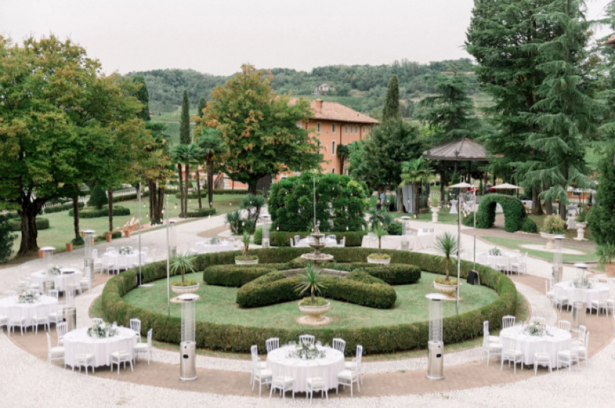 CNN: Τα πιο παραμυθένια μέρη για γάμους στον κόσμο - Από πύργους μέχρι ροζ παλάτια