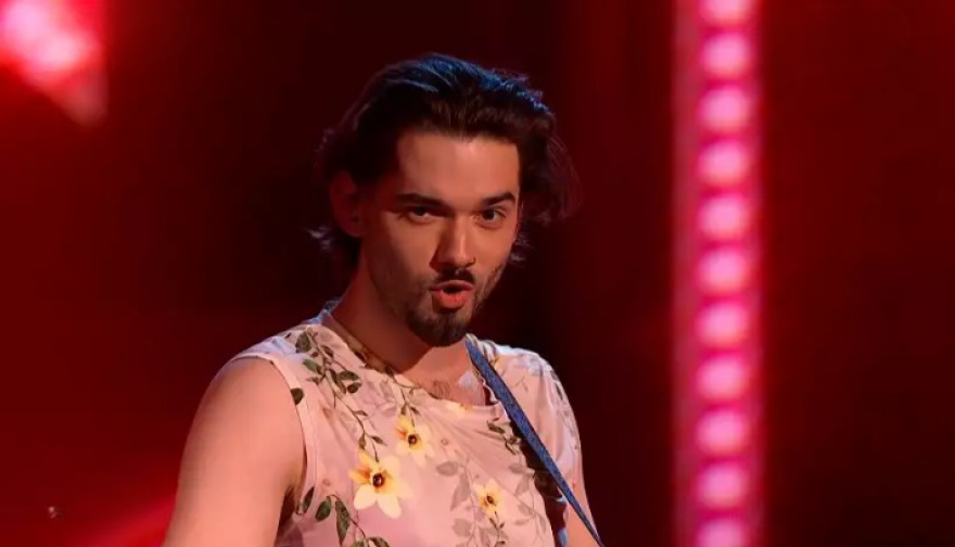 Eurovision 2023: Η ομοιότητα του κιθαρίστα από τη Σλοβενία με τον Χρήστο Μάστορα