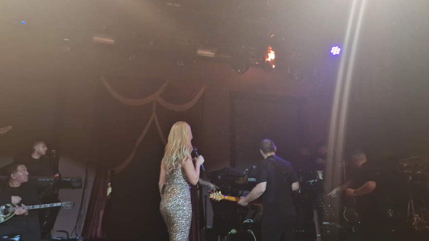 Θεσσαλονίκη: Φωτιά στην σκηνή που τραγουδάει η Νατάσα Θεοδωρίδου και ο Γιώργος Κακοσαίος - Δείτε βίντεο