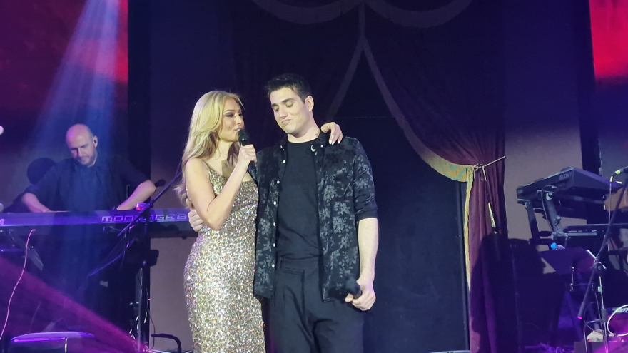 Θεσσαλονίκη: Φωτιά στην σκηνή που τραγουδάει η Νατάσα Θεοδωρίδου και ο Γιώργος Κακοσαίος - Δείτε βίντεο