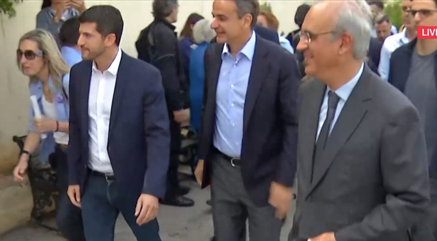 Εκλογές 2023: Αντίστροφη μέτρηση για τα exit poll - Σε εγρήγορση τα επιτελεία των κομμάτων