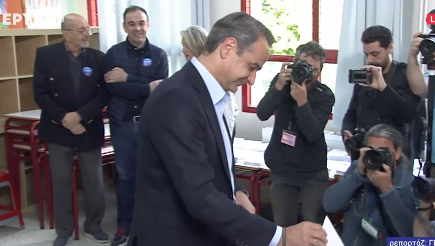 Εκλογές 2023: Αντίστροφη μέτρηση για τα exit poll - Σε εγρήγορση τα επιτελεία των κομμάτων