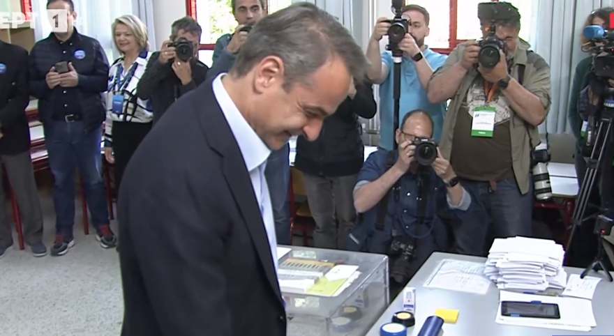 Εκλογές 2023: Αντίστροφη μέτρηση για τα exit poll - Σε εγρήγορση τα επιτελεία των κομμάτων