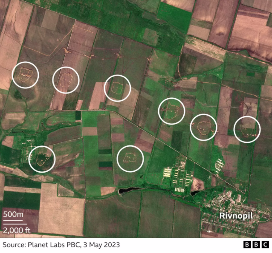 Πόλεμος στην Ουκρανία: Δορυφορικές εικόνες αποκαλύπτουν τα οχυρά των Ρώσων