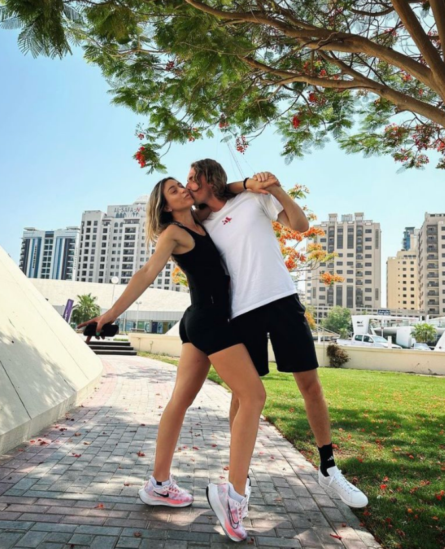 Στέφανος Τσιτσιπάς και Πάουλα Μπαντόσα ζουν τον έρωτα τους στο Ντουμπάι - Δείτε φωτογραφίες και βίντεο 