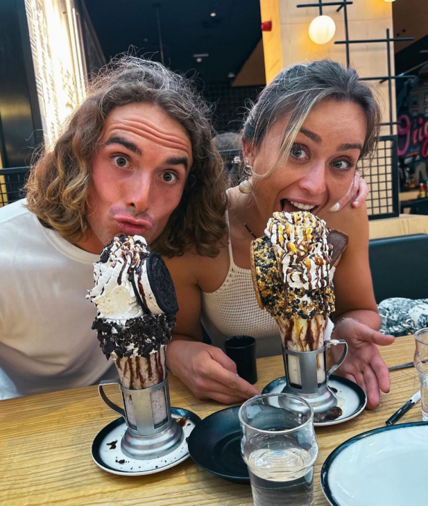 Στέφανος Τσιτσιπάς και Πάουλα Μπαντόσα ζουν τον έρωτα τους στο Ντουμπάι - Δείτε φωτογραφίες και βίντεο 