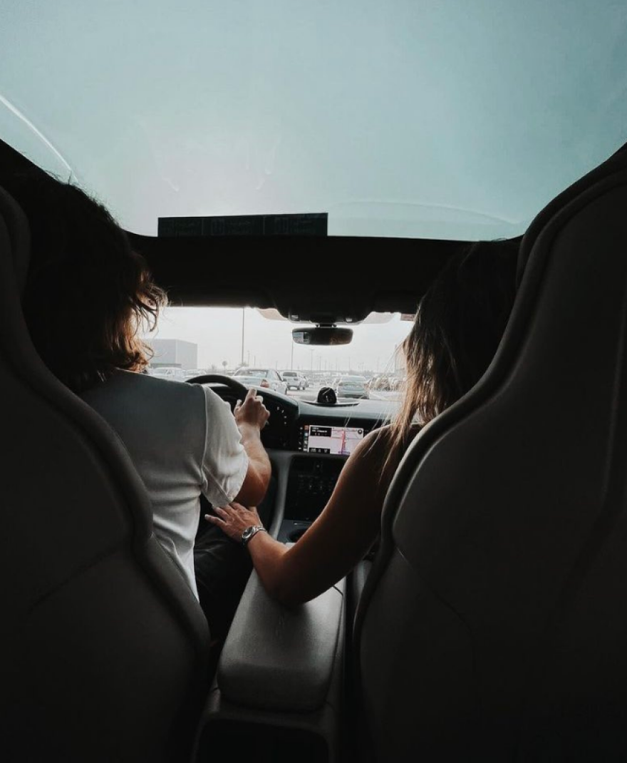 Στέφανος Τσιτσιπάς και Πάουλα Μπαντόσα ζουν τον έρωτα τους στο Ντουμπάι - Δείτε φωτογραφίες και βίντεο 