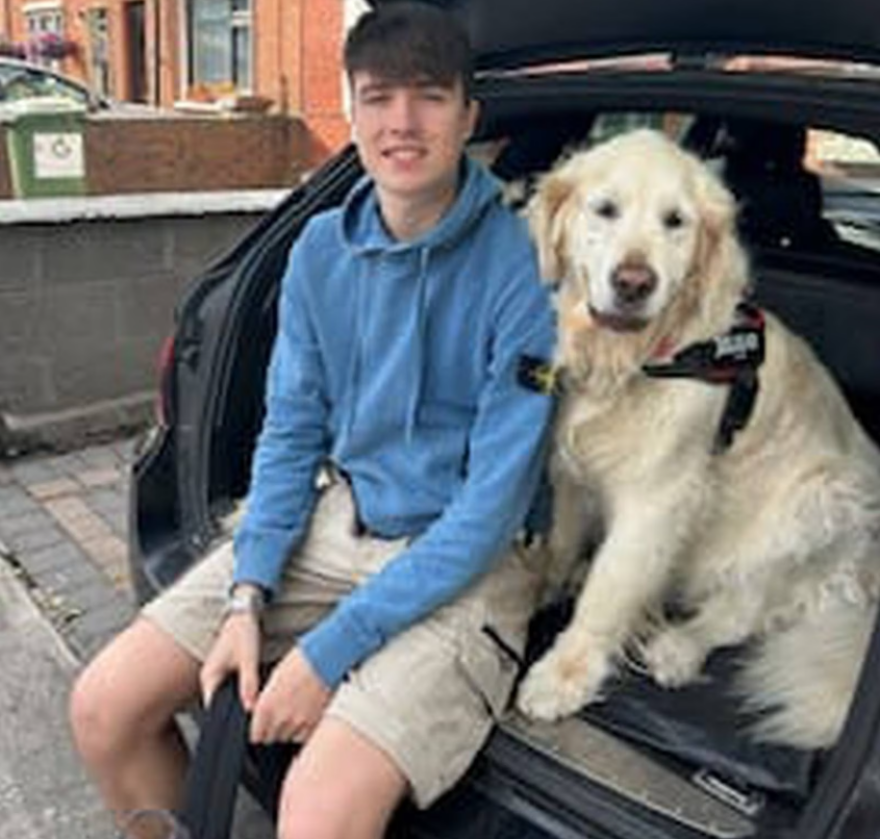 Ίος: 18χρονος Ιρλανδός έπαθε ανακοπή όταν έμαθε ότι ο φίλος του σκοτώθηκε στα βράχια