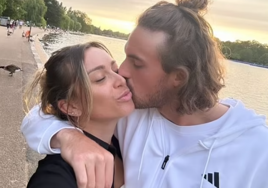 Στέφανος Τσιτσιπάς: Ψώνισαν με την Μπαντόσα στα  «Harrods» και δείπνησαν στο εστιατόριο του Νουσρέτ στο Λονδίνο