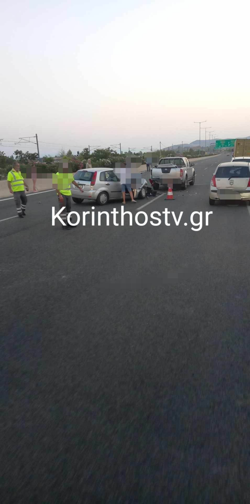 Καραμπόλα στην Αθηνών Κορίνθου - Μια γυναίκα νεκρή και δύο τραυματίες