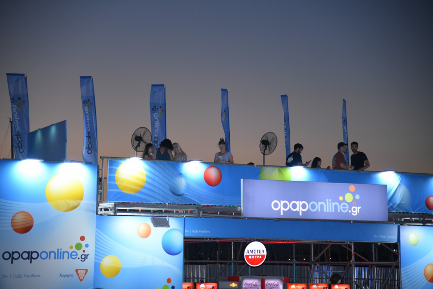 Οι Arctic Monkeys (ξανα)μάγεψαν την Αθήνα 