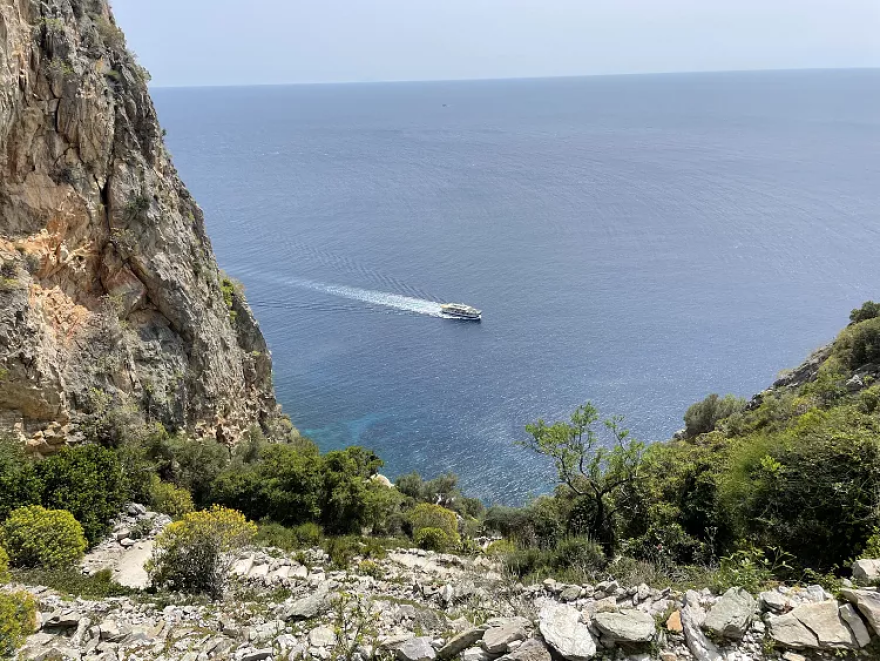 Τα άγνωστα μονοπάτια του Αγίου Όρους που μοιάζουν με ταξίδι στον χρόνο