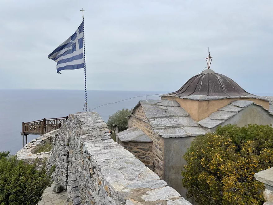 Τα άγνωστα μονοπάτια του Αγίου Όρους που μοιάζουν με ταξίδι στον χρόνο