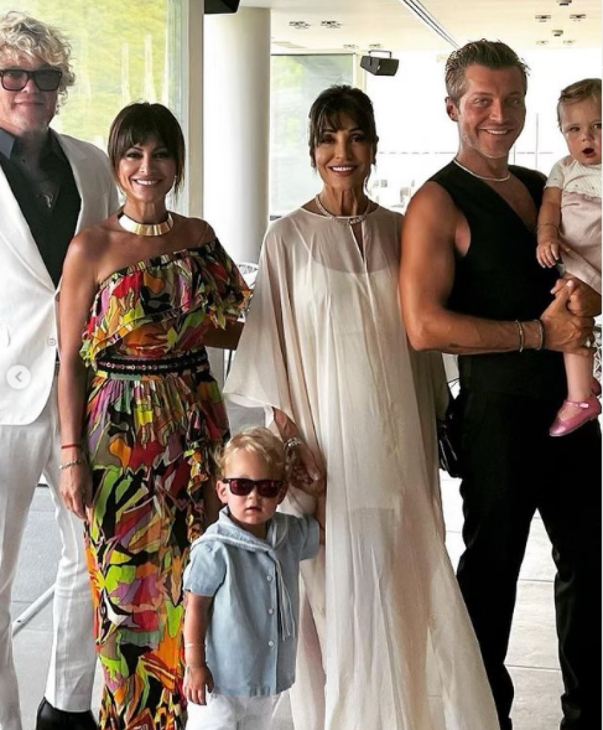 Πόρος: «Βούλιαξε» το νησί για τον γάμο του επιχειρηματία Σπύρου Σκληρού με την Ιφιγένεια Μαυροκορδάτου