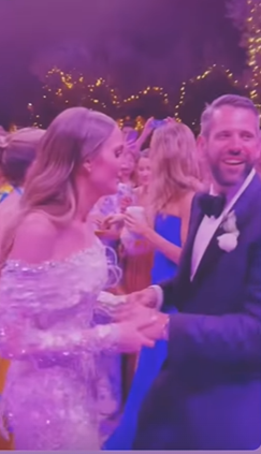 Πόρος: «Βούλιαξε» το νησί για τον γάμο του επιχειρηματία Σπύρου Σκληρού με την Ιφιγένεια Μαυροκορδάτου