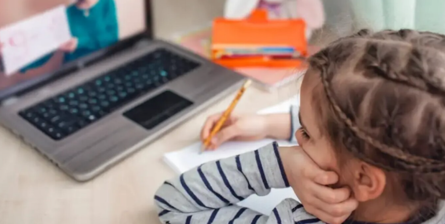 Πώς να απομακρύνουμε τα παιδιά μας από τις οθόνες - Η μετάβαση στην αναλογική ζωή