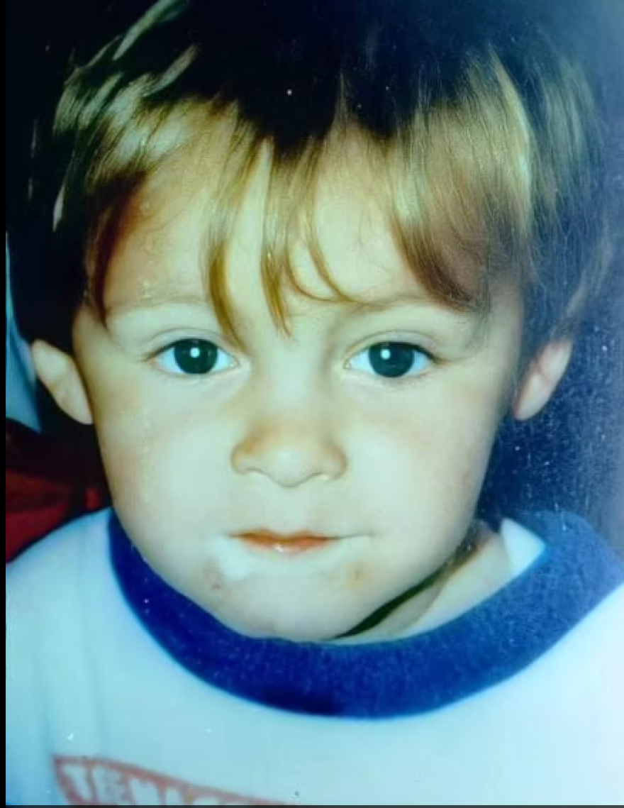 TikTok: Δείχνουν 2χρονο που δολοφονήθηκε το ‘93 να περιγράφει μέσω ΑΙ τον φόνο του - Εξαλλη η μητέρα του