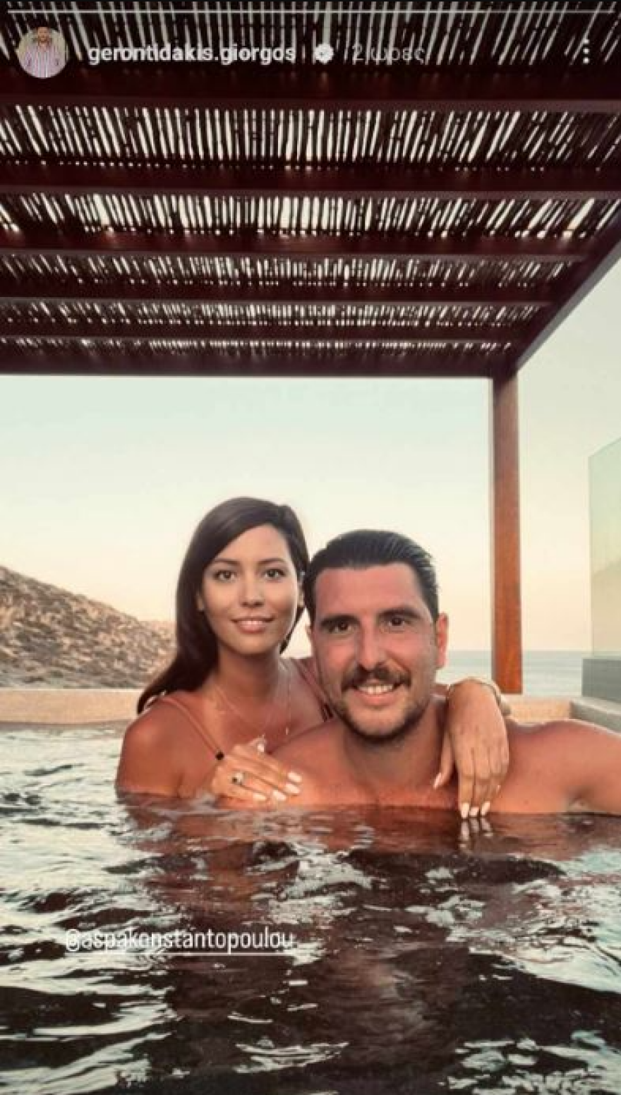 Γιώργος Γεροντιδάκης: Η φωτογραφία με τη σύντροφό του μέσα στην πισίνα