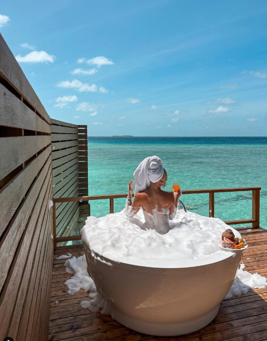 Ιωάννα Τούνη: Γυμνή σε τζακούζι η instagrammer - Δείτε τη φωτογραφία