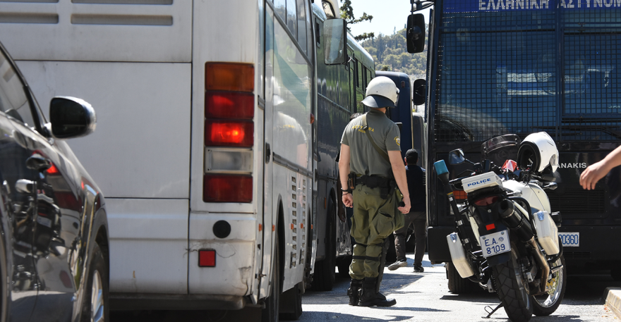 Νέα Φιλαδέλφεια: Στον Εισαγγελέα για κακούργημα οι 94 Κροάτες χούλιγκανς - «Φασίστες, δολοφόνοι, φάγατε το παιδί»