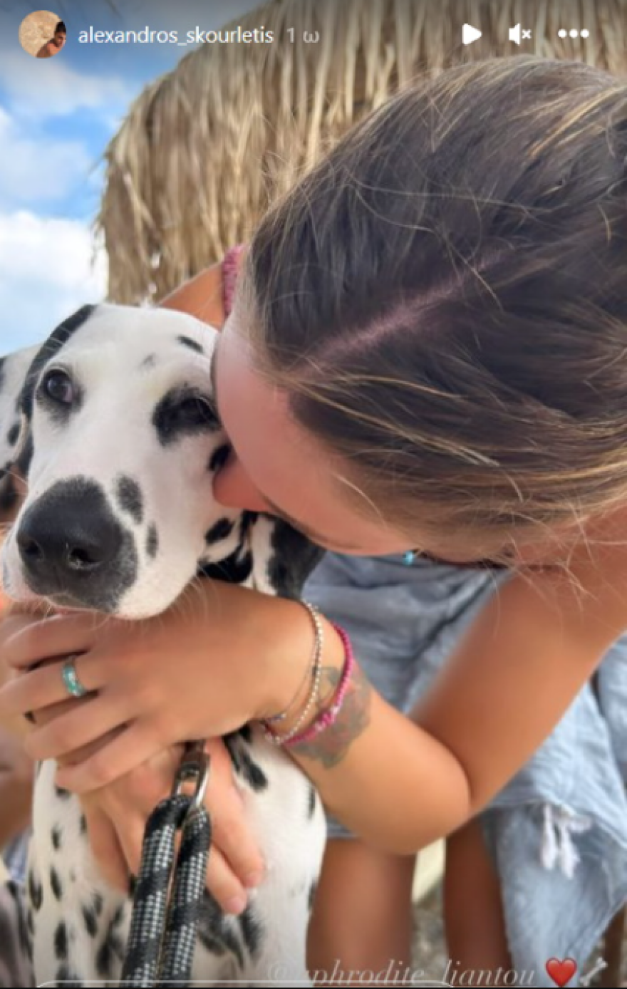  Αφροδίτη Λιάντου: Ο Αλέξανδρος Σκουρλέτης τη φωτογραφίζει στις διακοπές τους