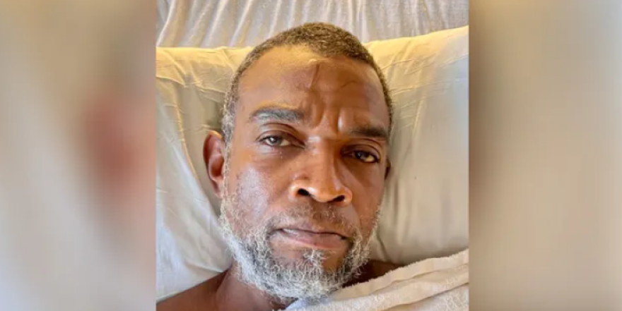 Κονέκτικατ: Καρέ καρέ η τρομακτική επίθεση που δέχτηκε γυναίκα αστυνομικός από άνδρα που κρατούσε σφυρί