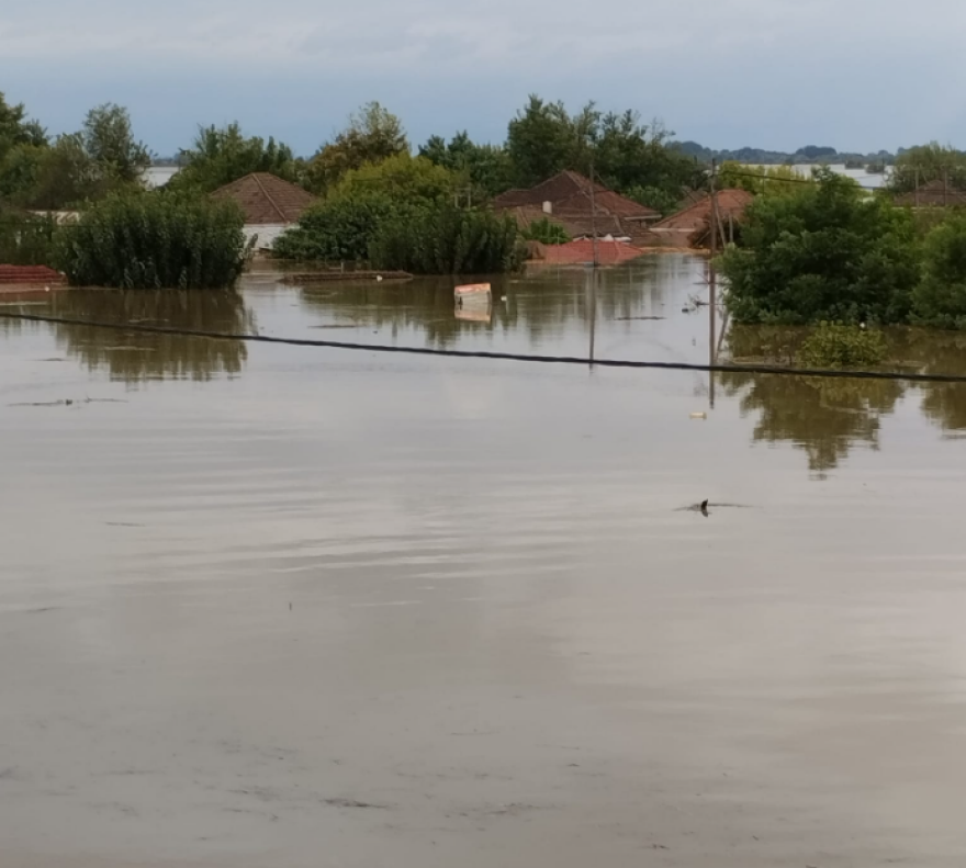 Κακοκαιρία Daniel: Δραματική έκκληση από Παλαμά - «Όλο το χωριό εξαφανίστηκε, μόνο τα κεραμίδια φαίνονται»
