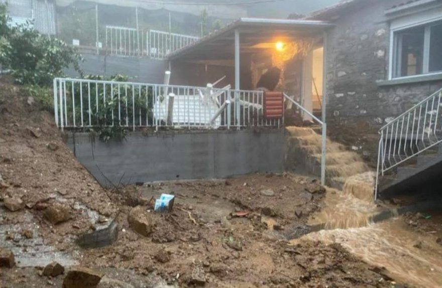 Κακοκαιρία Daniel: Μεγάλες καταστροφές στη Λίμνη Πλαστήρα - Ζημιές σε σπίτια, δρόμοι κόβονται στα δύο