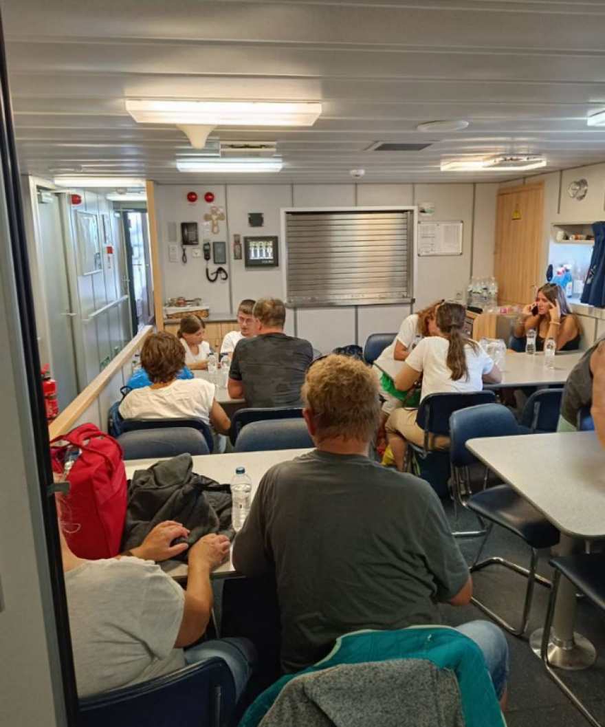 Κακοκαιρία Daniel: Απεγκλωβισμός δια θαλάσσης από την παραλία Χορευτό στο Πήλιο