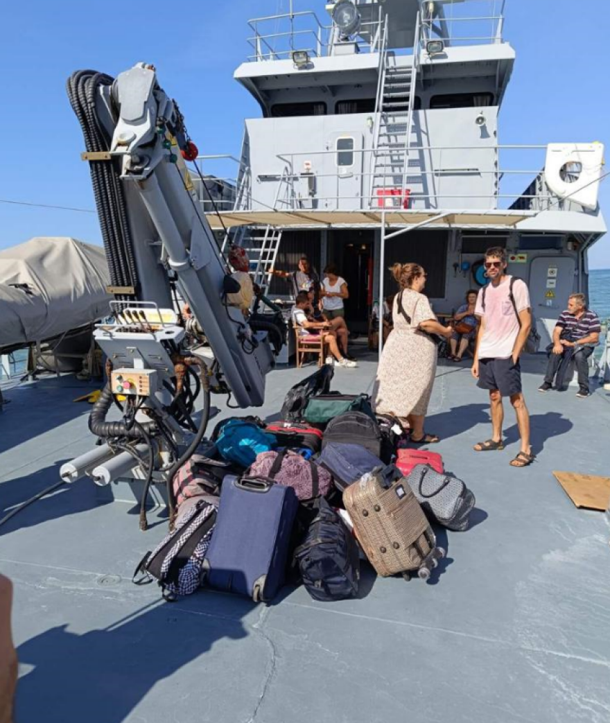 Κακοκαιρία Daniel: Απεγκλωβισμός δια θαλάσσης από την παραλία Χορευτό στο Πήλιο