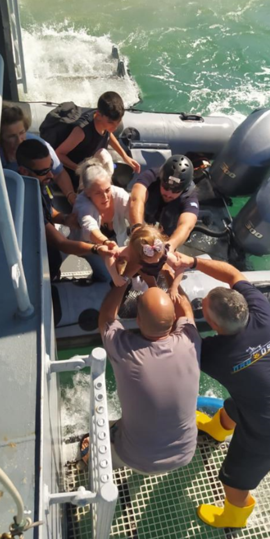 Κακοκαιρία Daniel: Απεγκλωβισμός δια θαλάσσης από την παραλία Χορευτό στο Πήλιο