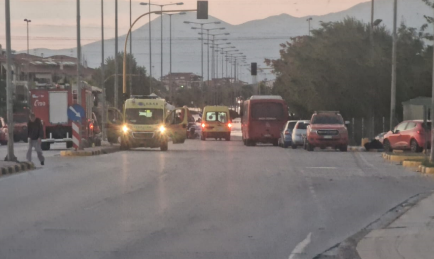 Πλημμύρες στη Λάρισα: Κάτοικοι μεταφέρονται με μπουλντόζες σε ασφαλή σημεία - Δείτε βίντεο