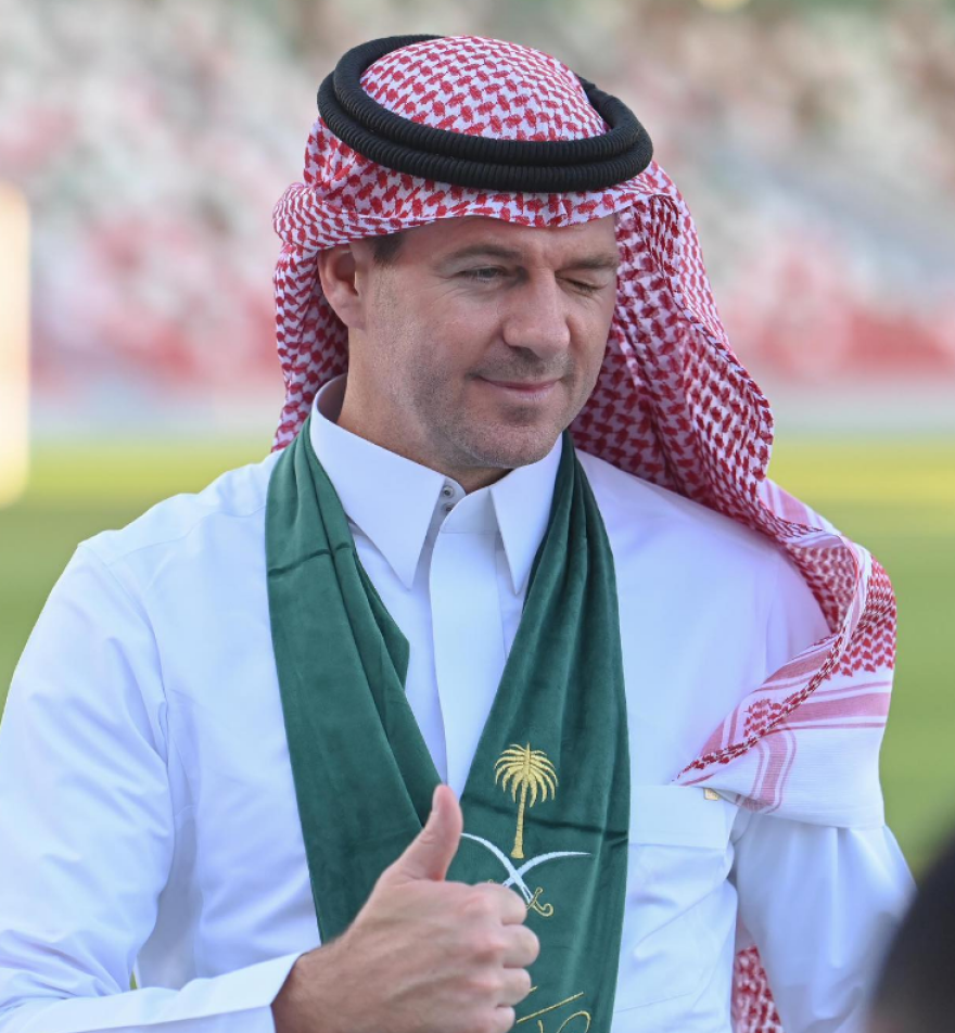 Στίβεν Τζέραρντ: Ο θρύλος της Λίβερπουλ ντύθηκε... σεΐχης - Δείτε φωτογραφίες 