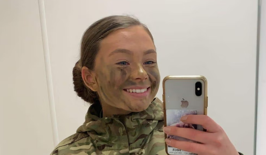 Πώς έφτασε η Βρετανίδα στρατιώτης στην αυτοκτονία: Η σεξουαλική επίθεση και ο παντρεμένος υπαξιωματικός