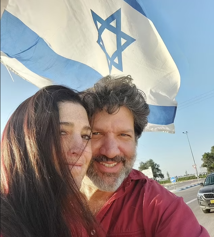 Πόλεμος στο Ισραήλ: «Μιλούσα με την κόρη μου στο τηλέφωνο την ώρα που την σκότωσε η Χαμάς» περιγράφει πατέρας